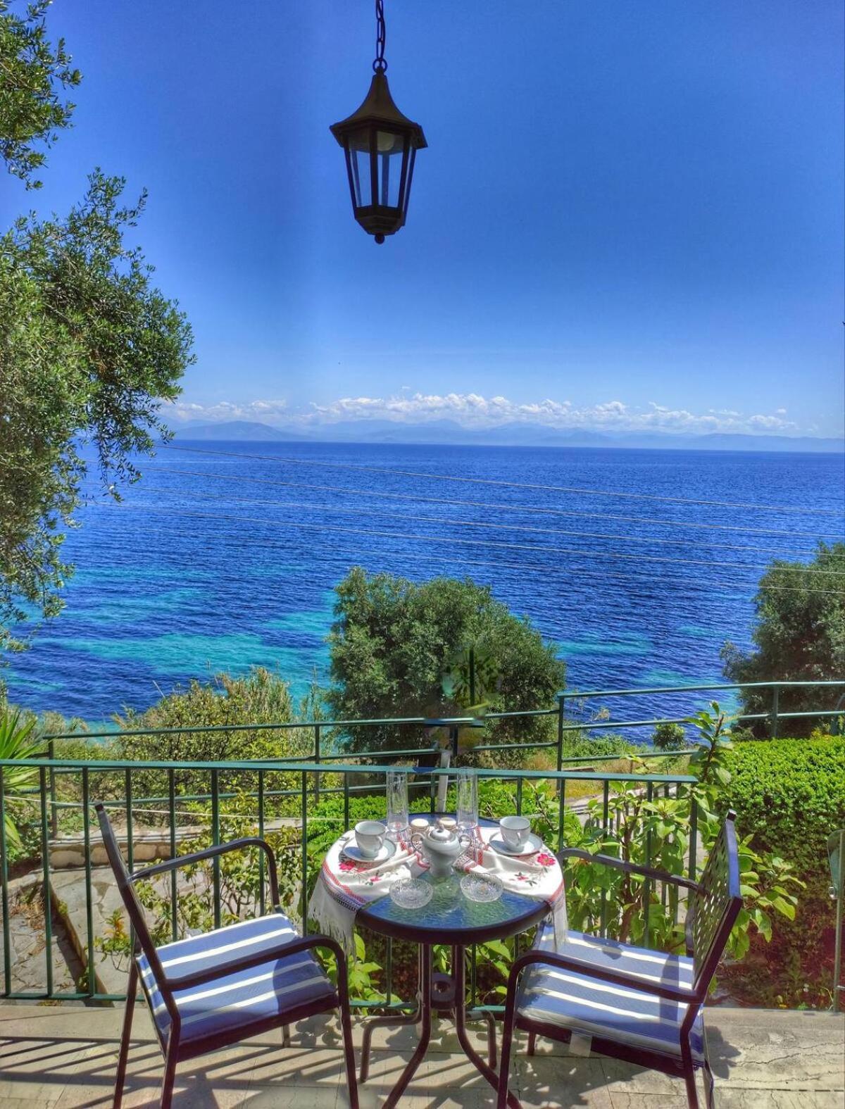 Villa Fourtuna Apartment Agios Ioannis Peristerion Exteriör bild